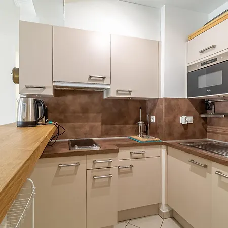 1 Bedroom Near Monaco Train Station *