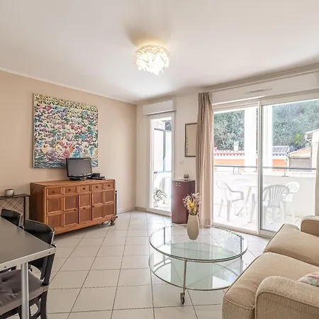 1 Bedroom Near Monaco Train Station
