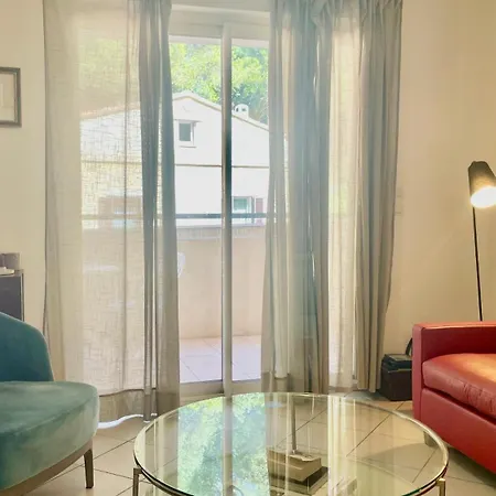 One Bedroom Flat Near Monaco *