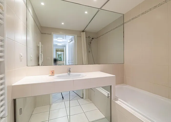 1 Bedroom Near Monaco Train Station Hébergement de vacances Beausoleil