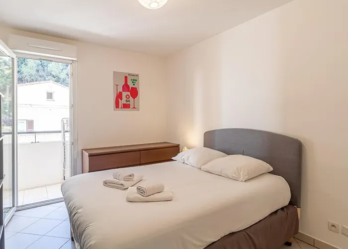 1 Bedroom Near Monaco Train Station Hébergement de vacances