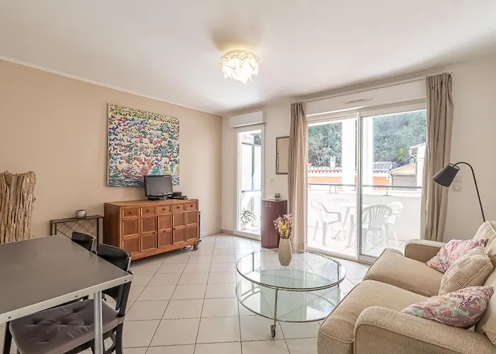 1 Bedroom Near Monaco Train Station