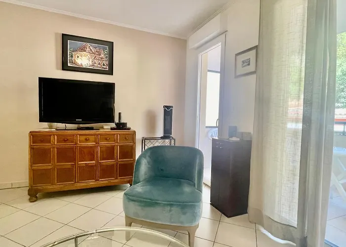 Hébergement de vacances 1 Bedroom Near Monaco Train Station