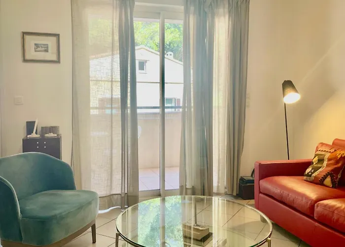 1 Bedroom Near Monaco Train Station *