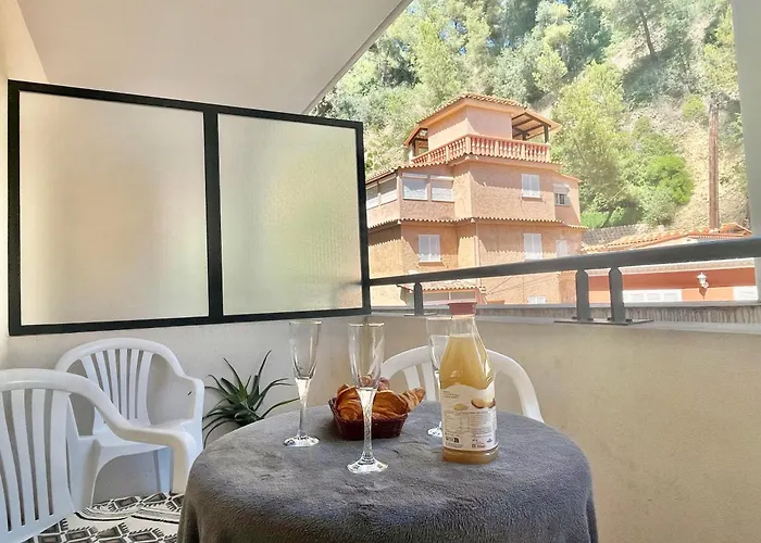 1 Bedroom Near Monaco Train Station Hébergement de vacances *